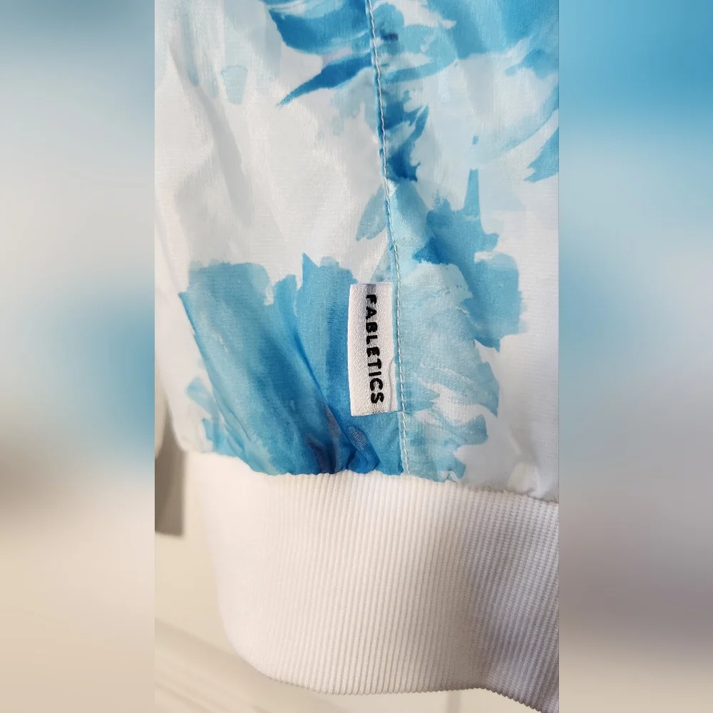 Fabletics white Atlanta jacket blue floral print mesh sleeves women's si…